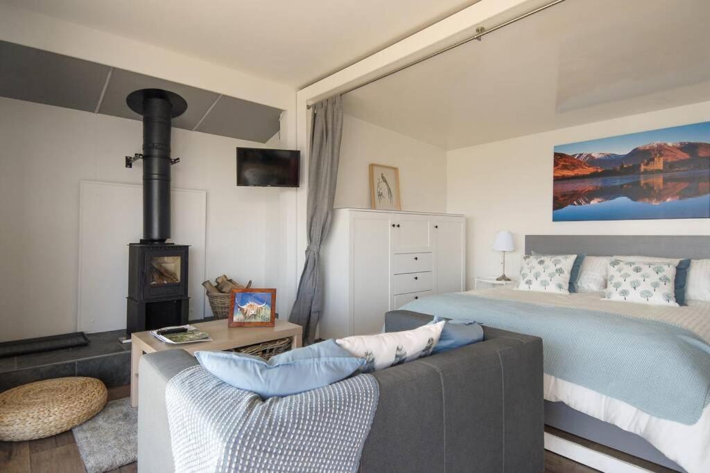Columba Lodge, St Conan'S Escape, Idyllic Highland Getaway ダルマリー エクステリア 写真